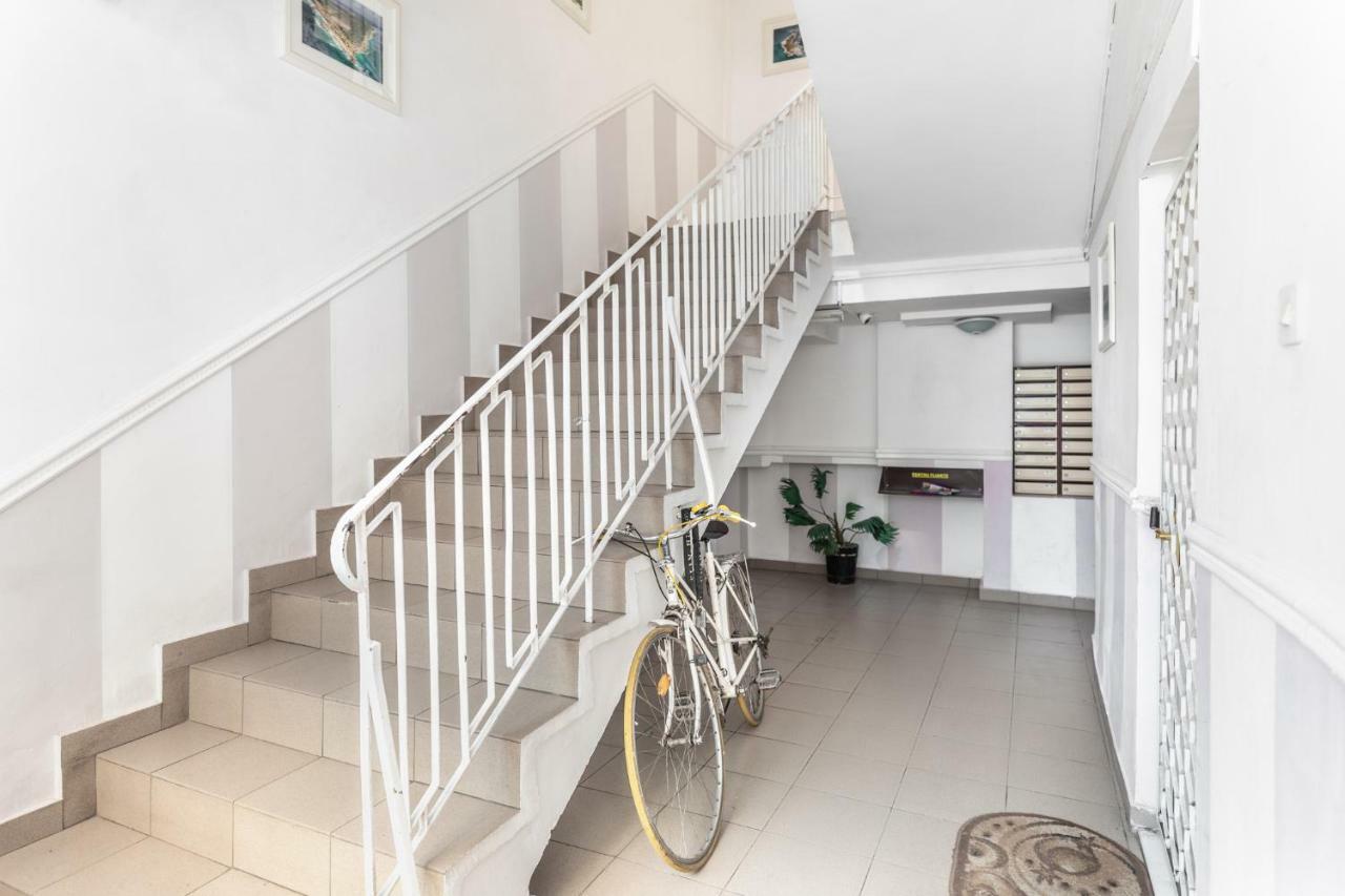 Apartamento Qult - Up In The Sky Bucarest Exterior foto