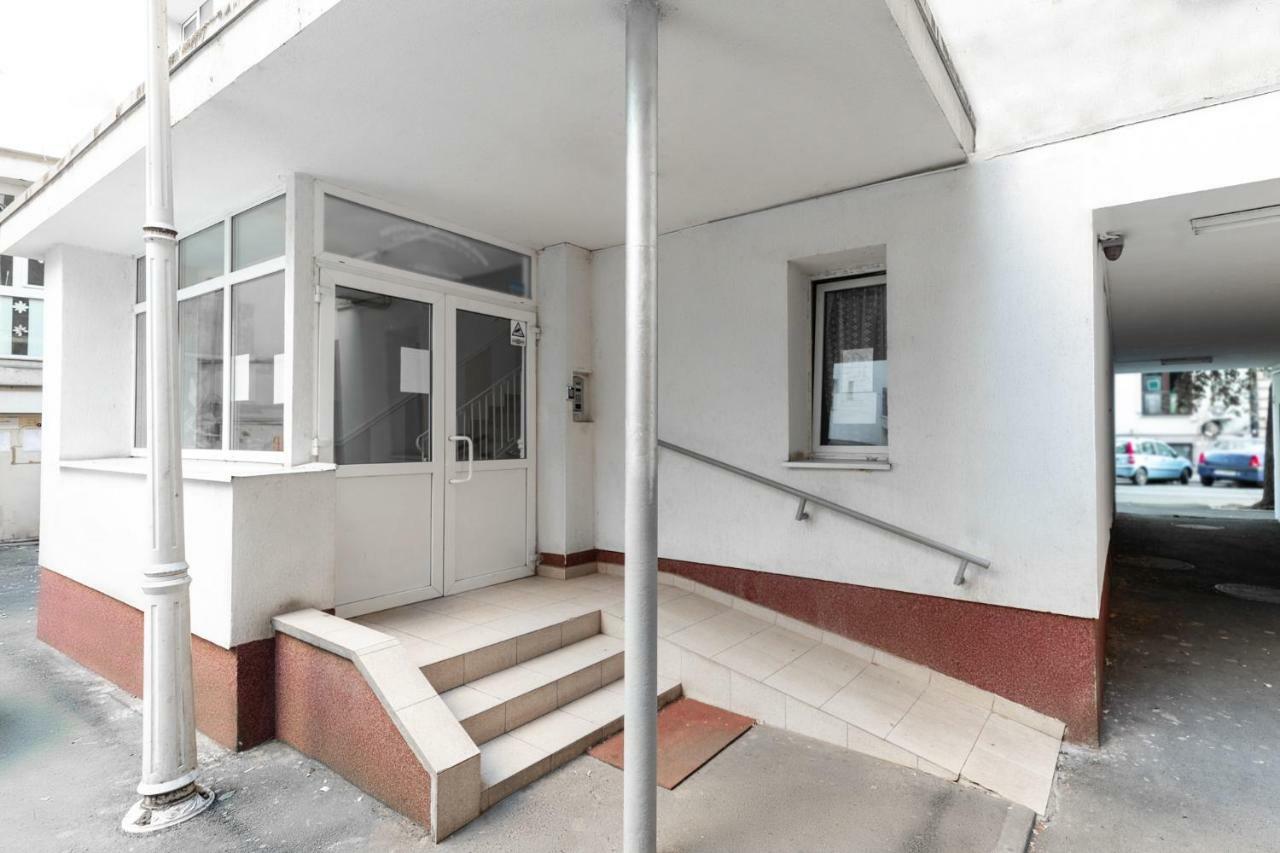 Apartamento Qult - Up In The Sky Bucarest Exterior foto
